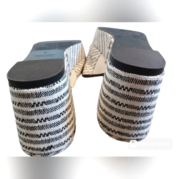 Black & White Striped Wedges Fringe Detail Size 9 Vera Wang - Picture 11 of 15